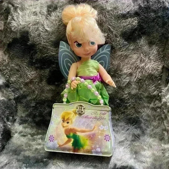 Disney Animators Collection Tinker
Bell doll and Tinker Bell Tin Box  Purse - Picture 1 of 16